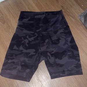 6 inch lululemon wunder under biker shorts